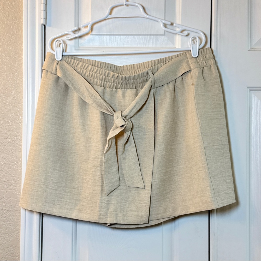 New York Clothing‎ Co Tan elastic waist with tie skirt/shorts, sz XL, New